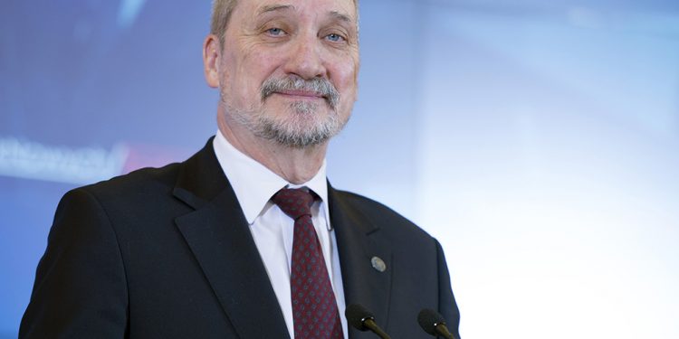 Macierewicz o Konfederacji: To nie ma żadnych innych celów
