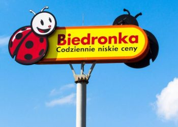 Nie tylko wypłatę. Biedronka zapewnia swoim pracownikom jeszcze to