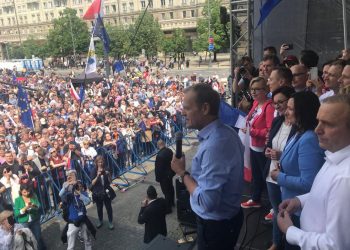 Donald Tusk odpowiedział Kaczyńskiemu. Mocne słowa na marszu KE