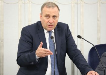 Szef Greenpeace zaskakuje. „Schetyna rżnie głupa”