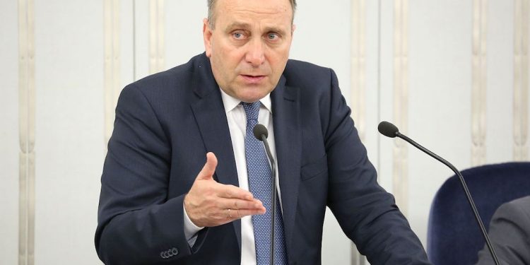 Szef Greenpeace zaskakuje. „Schetyna rżnie głupa”
