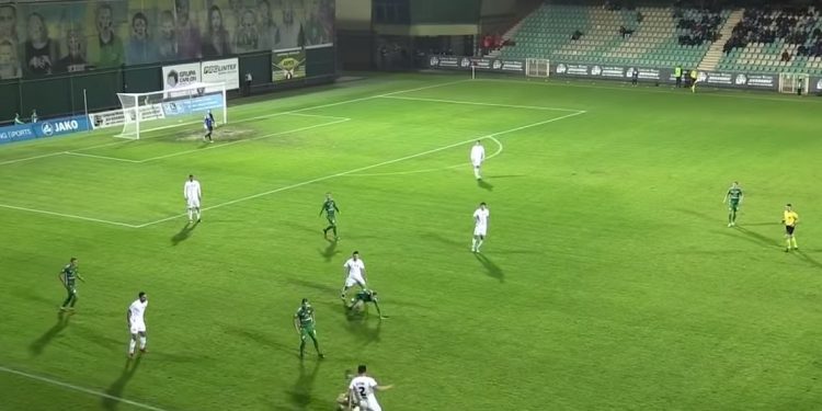 Kibice Górnika Łęczna kazali oddać piłkarzom koszulki