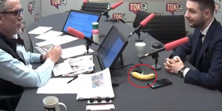 Jaki poszedł na wywiad do radia. Zdziwił się, gdy zobaczył, co leży na stole