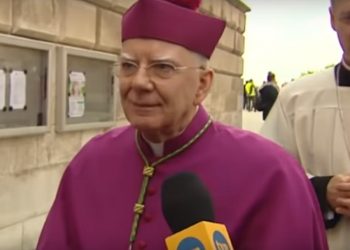 Fakty TVN zmanipulowały słowa biskupa. Archidiecezja żąda sprostowania