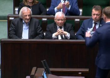 Kaczyński reaguje na zachowanie Nitrasa. Wymowne spojrzenie