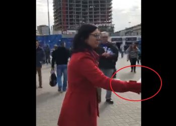 Gasiuk-Pihowicz rozdawała ulotki. „Nie chwaliłbym się tym filmikiem”