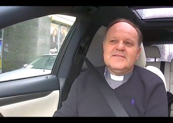 Ksiądz Sowa na wystąpieniu Jażdżewskiego. Będzie reakcja Episkopatu?