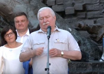 Lech Wałęsa zagłosował w wyborach. Wywołał kontrowersje