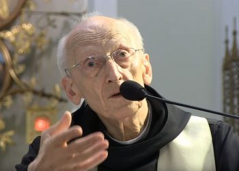 O. Leon Knabit o filmie Sekielskiego. Mocna reakcja innego księdza