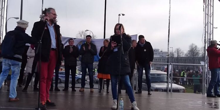 Magdalena Filiks (KOD) uderza w opozycję. „Jestem wściekła”