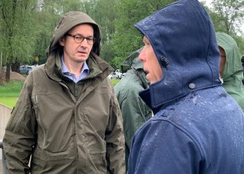 Morawiecki: „Módlmy się, żeby deszcz przestał padać”