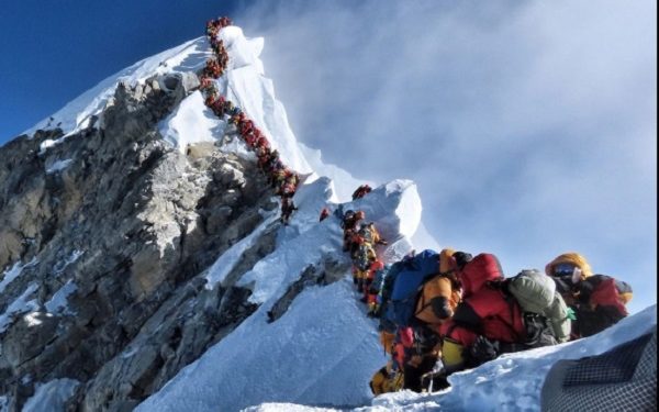 Filmowiec opowiedział, co widział na Mount Everest. „Masakra”