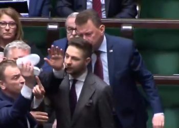 Nitras podszedł do Kaczyńskiego. Interweniował Suski i Jaki