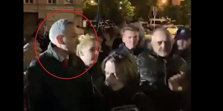 Robert Biedroń chciał wyświetlić film Sekielskiego publicznie. Nie udało się