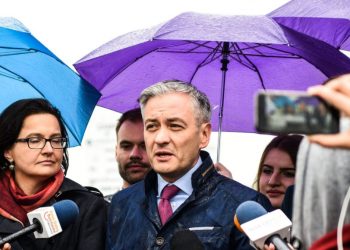 Robert Biedroń chce zamykać kopalnie. Pod jednym warunkiem