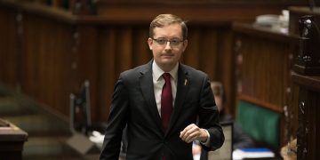 Winnicki: „Panika w obozie władzy. Walić w Konfederację czym się da”