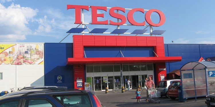 Tesco zamyka kolejne hipermarkety w Polsce