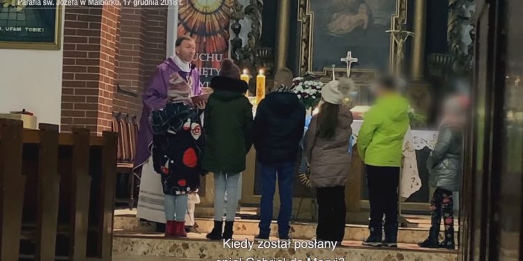 „Tylko nie mów nikomu”. Ksiądz złożył rezygnację po premierze!