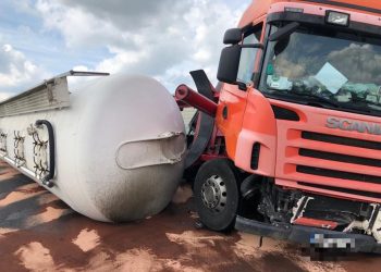 Korek na A4. Wypadek cysterny zablokował autostradę