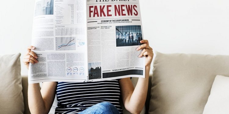 Ponad połowa Polaków styka się z manipulacją i dezinformacją w sieci. Jest raport NASK