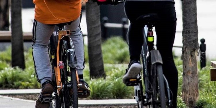 Przedsiębiorcy przesiadają się na rowery i hulajnogi