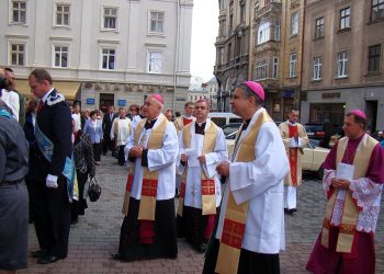 Prof. Osadczy broniony przez abp. Mokrzyckiego. „Upomina się o prawdę”