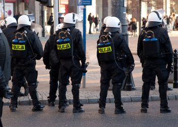 Ile zarabia policjant? Opublikowano dane