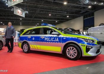 Polska policja testuje nowe barwy. Jak wyglądają radiowozy? [FOTO]