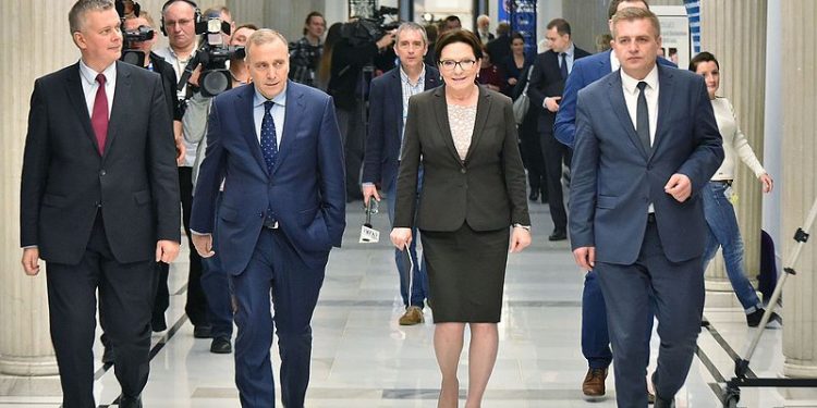 Schetyna o PiS: „Rozpięli parasol ochronny nad pedofilami”