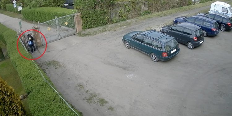 Wykorzystał kobietę w biały dzień. Policja prosi o pomoc