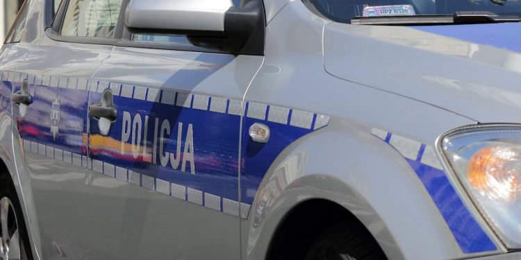 Kierowca busa wjechał pod pociąg. Rozmawiał przez telefon