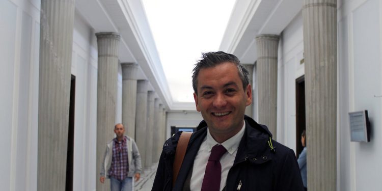 Biedroń krytykuje nowego ministra edukacji