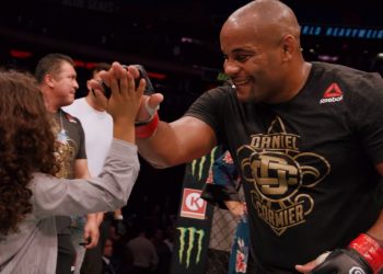 Daniel Cormier o walce Głowackiego. „Szalone g***o”