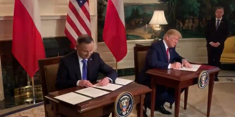 Duda i Trump podpisali deklarację! Więcej żołnierzy USA