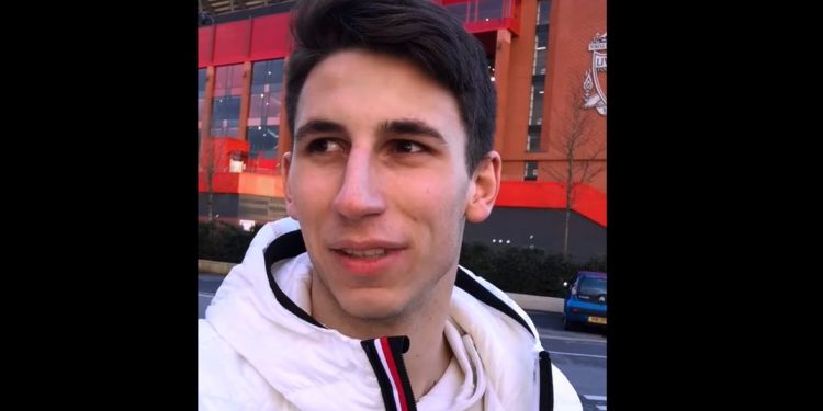 Kamil Grabara i jego stylówka. Tak nasz bramkarz udzielał wywiadu