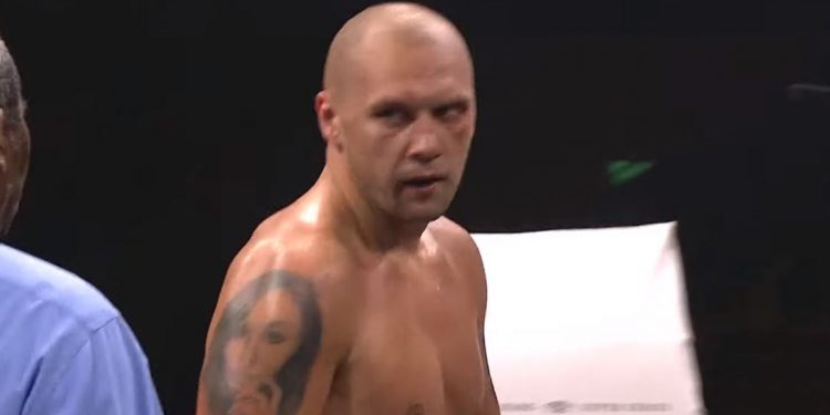 „Juras” ostro walce Głowackiego. „Kure***o”