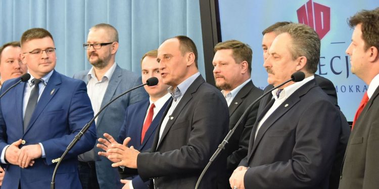 RMF FM: czworo posłów Kukiz’15 chce przejść do PiS