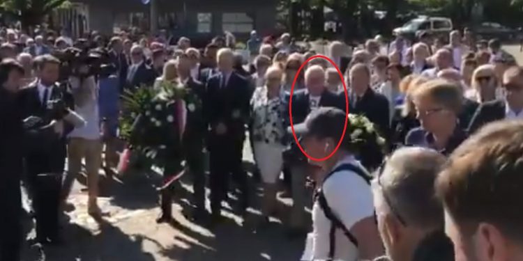 Lech Wałęsa i Schetyna złożyli kwiaty pod pomnikiem stoczniowców