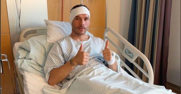 Lukas Podolski przeszedł operację. Nie wiadomo, co mu dolega