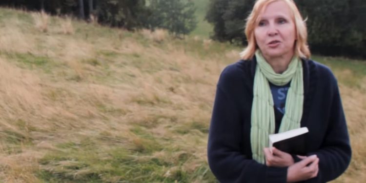 Maria Nurowska o zbrodni w Mrowinach. „Sukces ogłosił Ziobro”