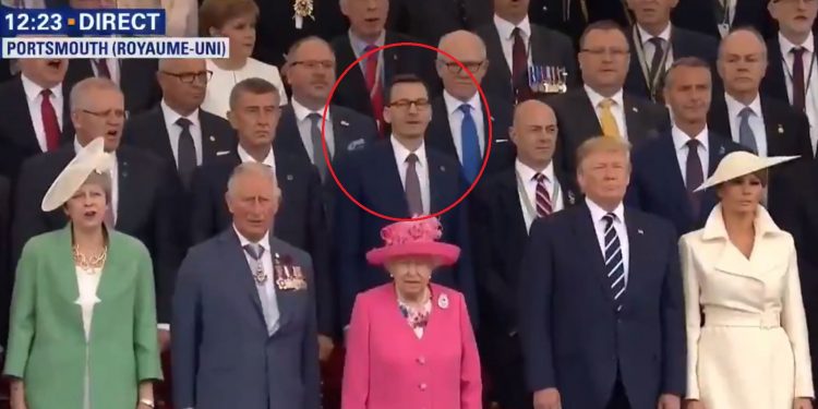 Obchody D-Day. Mateusz Morawiecki ustawiony w strategicznym miejscu?
