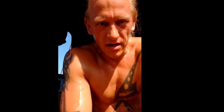 Operator żurawia pokazał, jak wygląda praca podczas upałów [WIDEO]