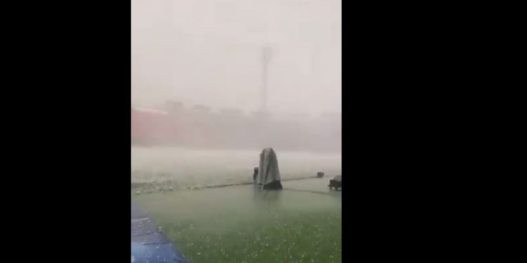 Kataklizm pogodowy przed meczem Polska-Hiszpania [WIDEO]