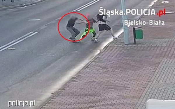 Śląsk: Atak nożownika na ulicy. Na ratunek ruszył kierowca
