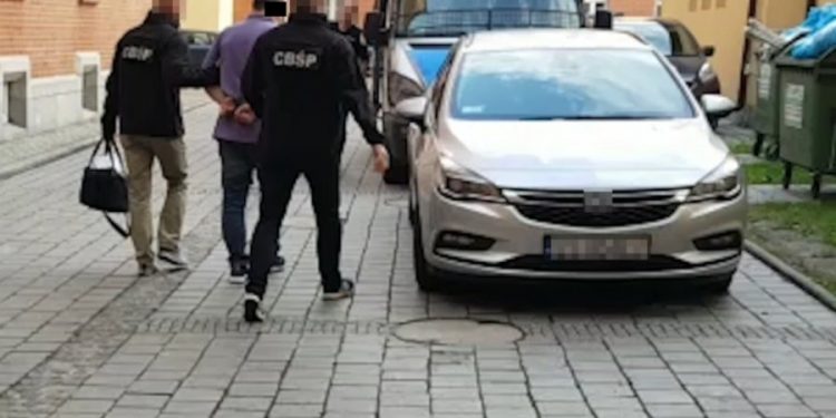 Były poseł szefem grupy przestępczej. Duża akcja CBŚP