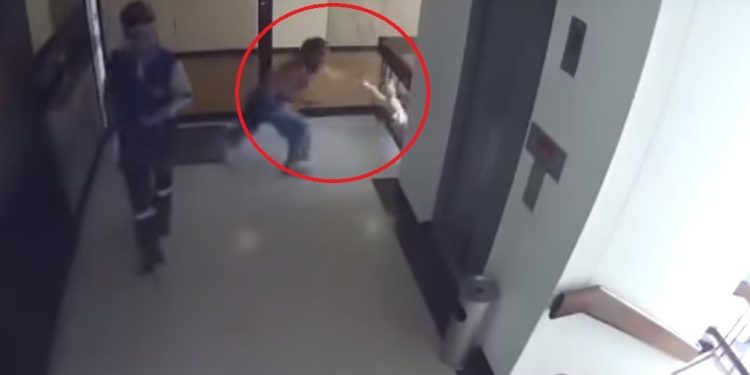 Niesamowity refleks matki. W ostatniej chwili uratowała życie synka