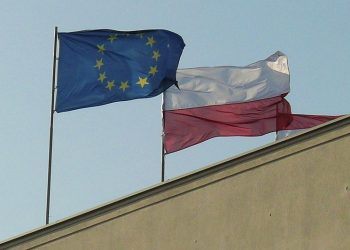 Flaga UE nie w tej gminie. „Nie ma takiej ojczyzny, jak UE”