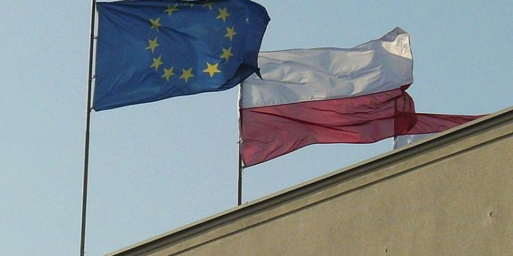 Flaga UE nie w tej gminie. „Nie ma takiej ojczyzny, jak UE”