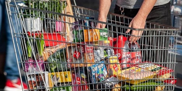 Zakaz handlu w niedziele zagrożony? Eksperci: Sztuczna inteligencja może w tym pomóc