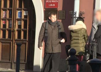 Młody ksiądz „idzie na urlop”. Tajemniczy wpis na FB